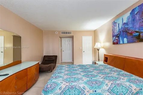 3180 S Ocean Drive Hallandale Beach FL 33009