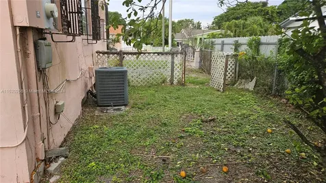 640 E 6th Street Hialeah FL 33010