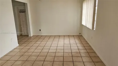 640 E 6th Street Hialeah FL 33010