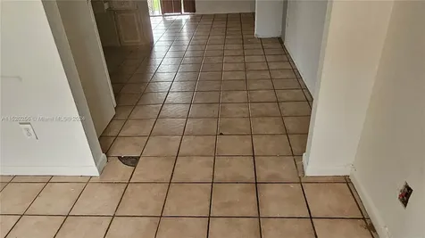 640 E 6th Street Hialeah FL 33010