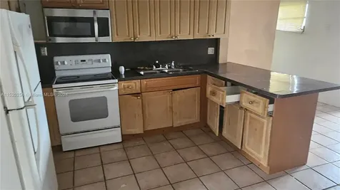 640 E 6th Street Hialeah FL 33010