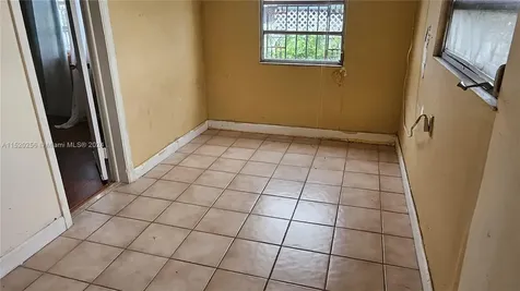 640 E 6th Street Hialeah FL 33010