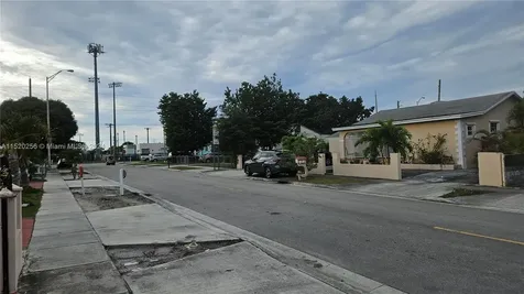 640 E 6th Street Hialeah FL 33010
