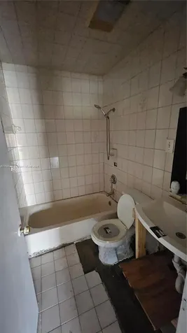640 E 6th Street Hialeah FL 33010