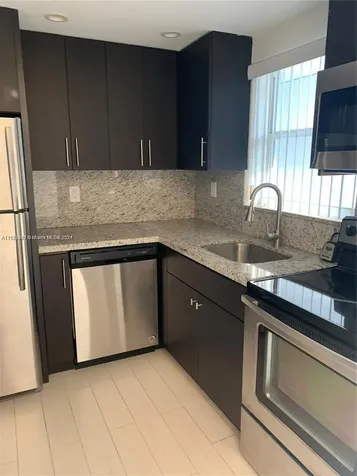 947 Lenox Avenue Miami Beach FL 33139