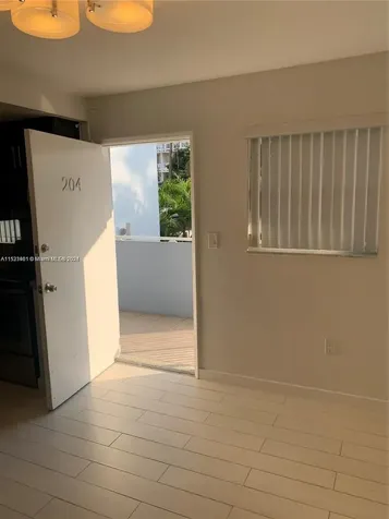 947 Lenox Avenue Miami Beach FL 33139