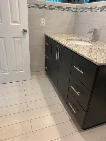 947 Lenox Avenue Miami Beach FL 33139