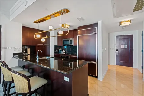 4391 Collins Avenue Miami Beach FL 33140