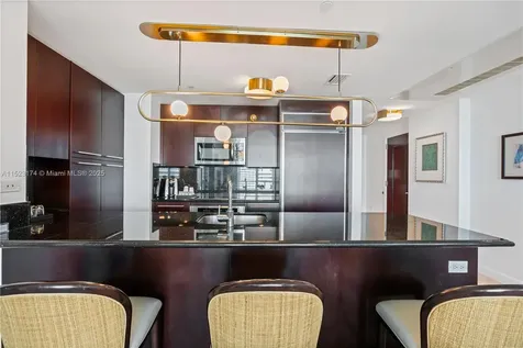 4391 Collins Avenue Miami Beach FL 33140