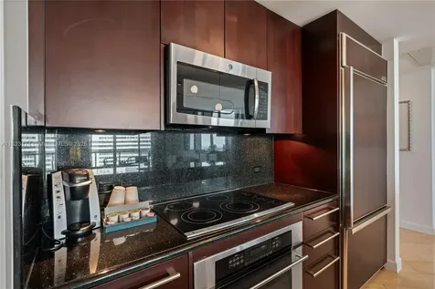 4391 Collins Avenue Miami Beach FL 33140