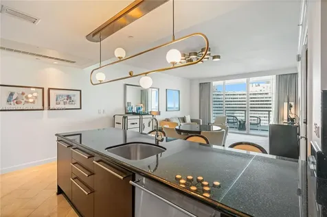 4391 Collins Avenue Miami Beach FL 33140