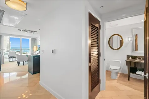 4391 Collins Avenue Miami Beach FL 33140