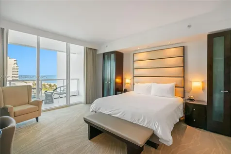 4391 Collins Avenue Miami Beach FL 33140