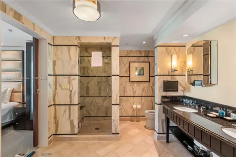 4391 Collins Avenue Miami Beach FL 33140