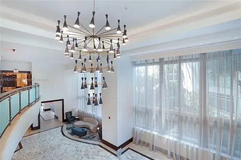 4391 Collins Avenue Miami Beach FL 33140