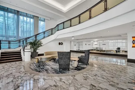 4391 Collins Avenue Miami Beach FL 33140