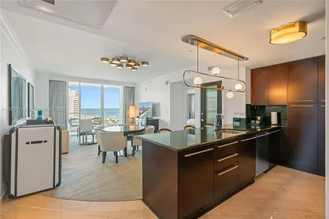 4391 Collins Avenue Miami Beach FL 33140
