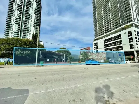 1542 NE 1st Avenue Miami FL 33132