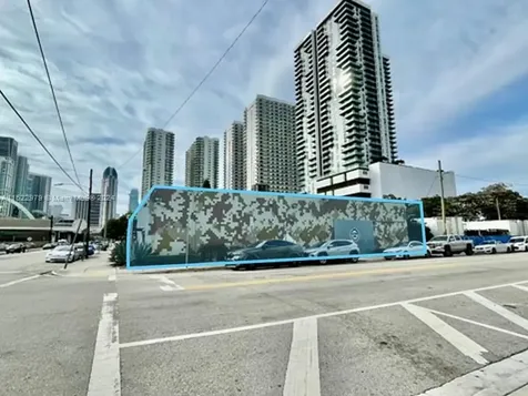 1542 NE 1st Avenue Miami FL 33132