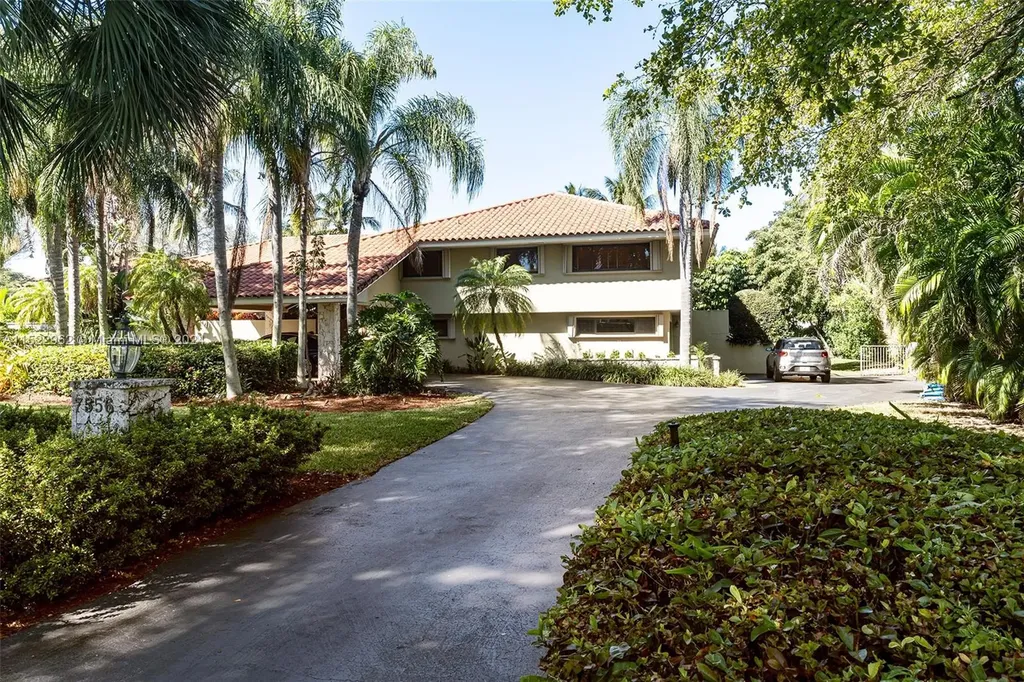 7556 Los Pinos Boulevard Coral Gables FL 33143