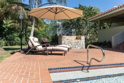 7556 Los Pinos Boulevard Coral Gables FL 33143