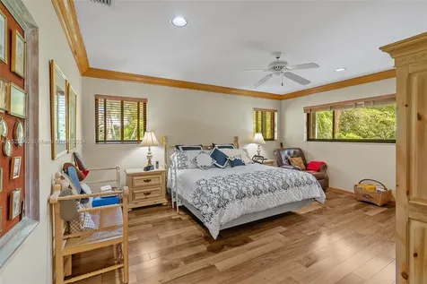 7556 Los Pinos Boulevard Coral Gables FL 33143