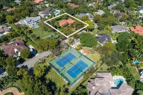 7556 Los Pinos Boulevard Coral Gables FL 33143