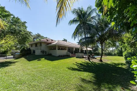 7556 Los Pinos Boulevard Coral Gables FL 33143