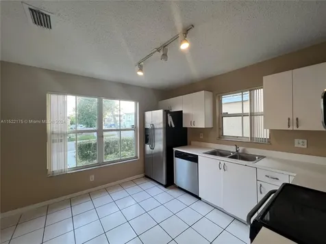 6279 Navajo Terrace Margate FL 33063