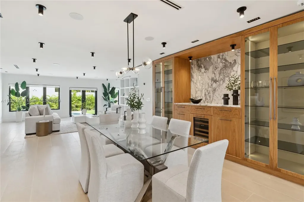 519 SW 25th Road Miami FL 33129