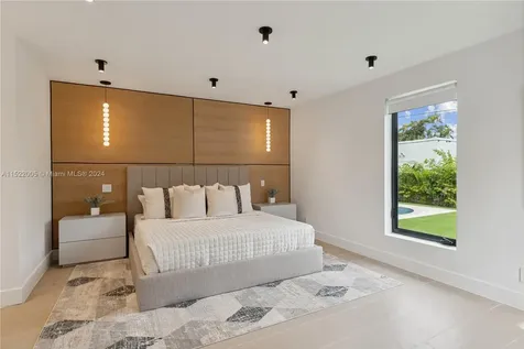 519 SW 25th Road Miami FL 33129