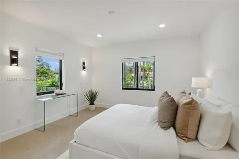 519 SW 25th Road Miami FL 33129
