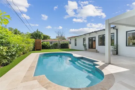 519 SW 25th Road Miami FL 33129