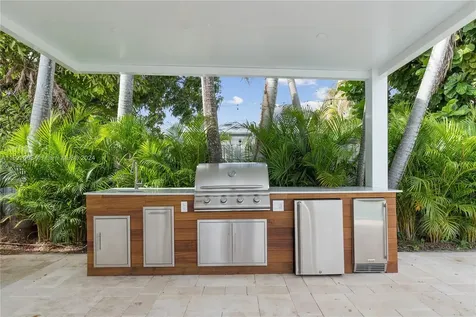 519 SW 25th Road Miami FL 33129
