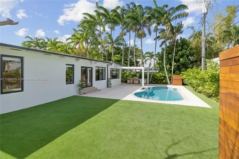 519 SW 25th Road Miami FL 33129