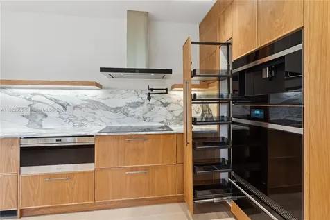 519 SW 25th Road Miami FL 33129