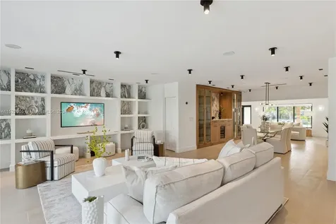 519 SW 25th Road Miami FL 33129