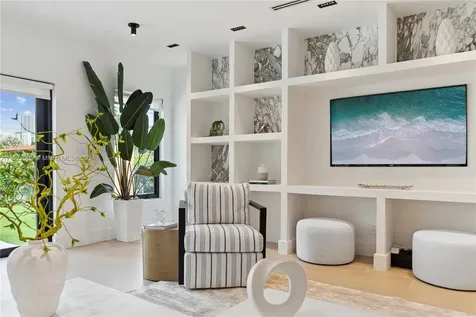 519 SW 25th Road Miami FL 33129
