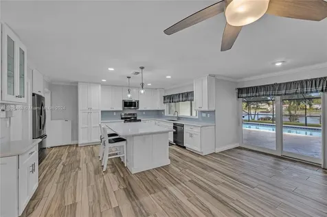 7321 SW 5th Street Plantation FL 33317