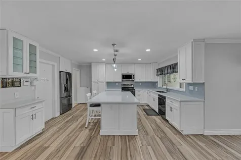 7321 SW 5th Street Plantation FL 33317