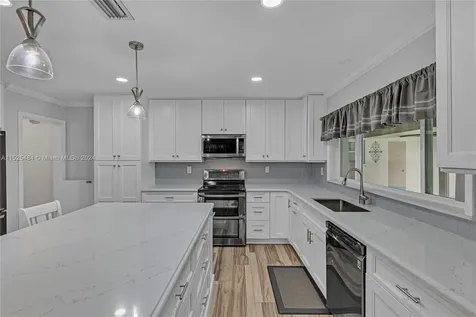 7321 SW 5th Street Plantation FL 33317