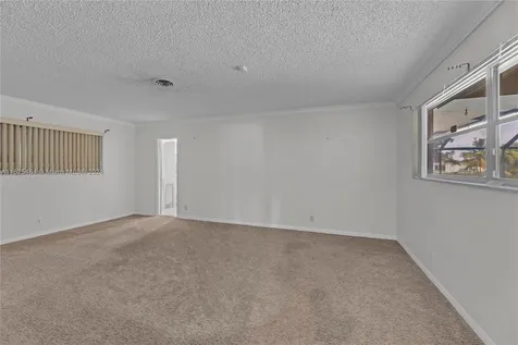 7321 SW 5th Street Plantation FL 33317