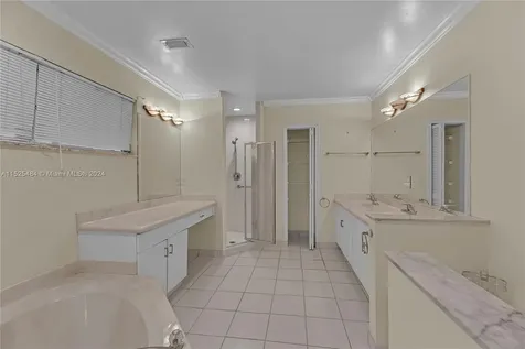7321 SW 5th Street Plantation FL 33317