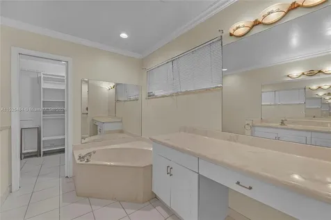 7321 SW 5th Street Plantation FL 33317