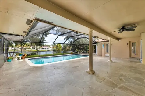 7321 SW 5th Street Plantation FL 33317