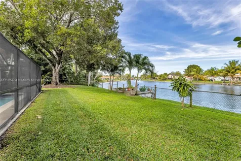 7321 SW 5th Street Plantation FL 33317