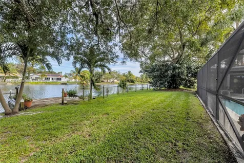 7321 SW 5th Street Plantation FL 33317