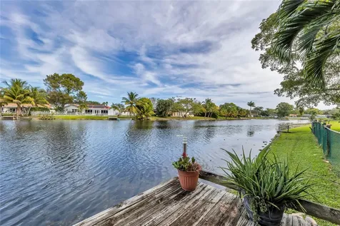 7321 SW 5th Street Plantation FL 33317