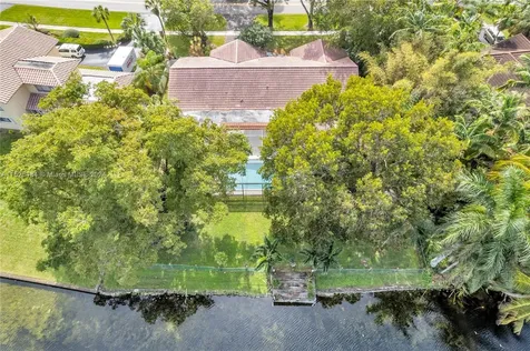 7321 SW 5th Street Plantation FL 33317