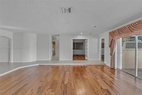 7321 SW 5th Street Plantation FL 33317